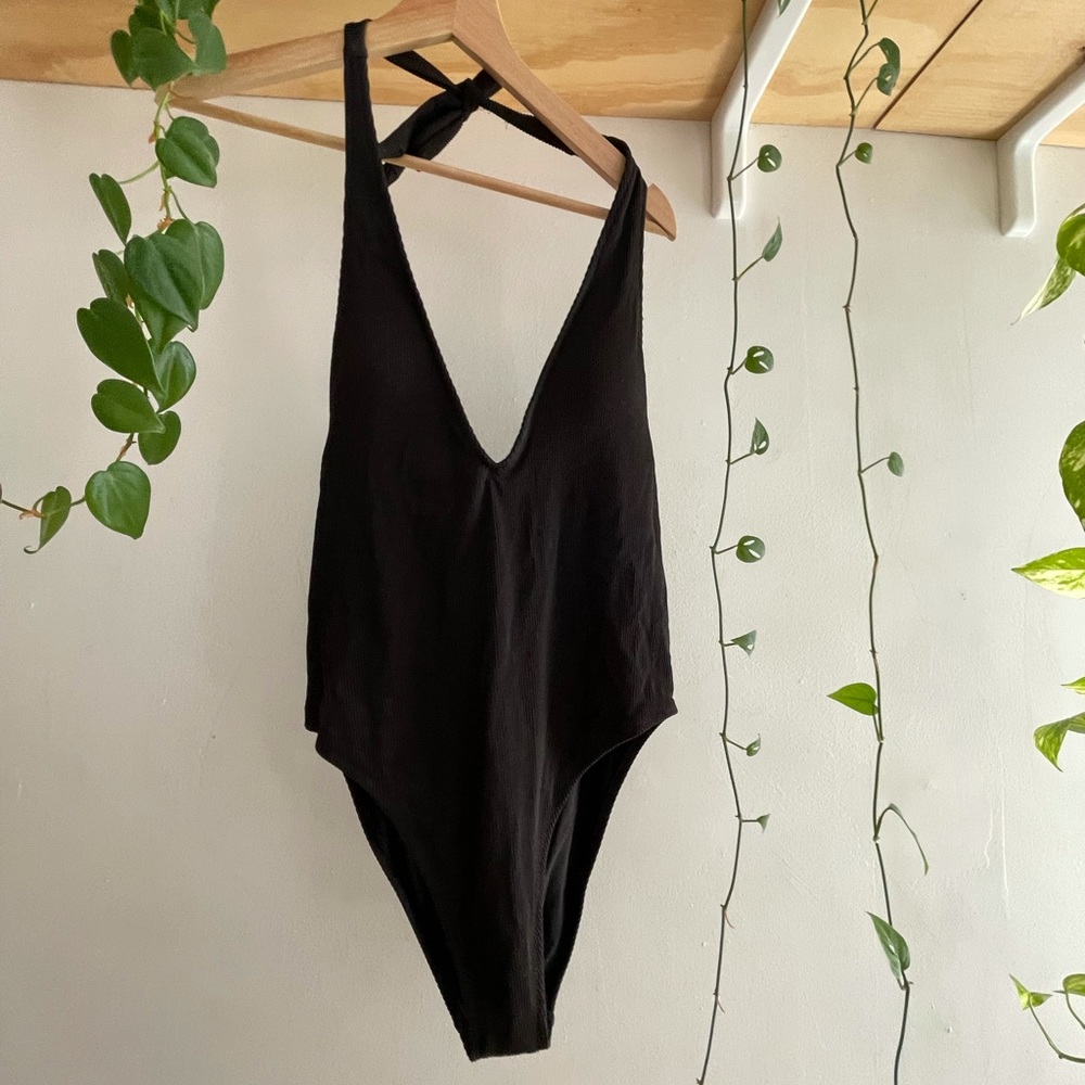 Aerie one piece swimsuit black ribbed stretchy fabric